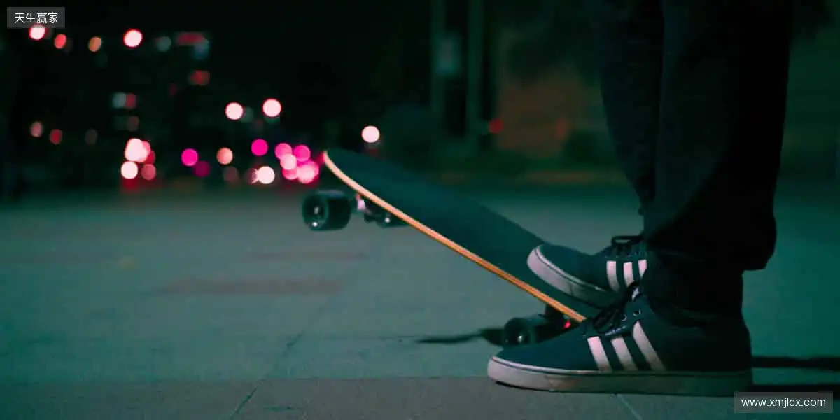 全球赛事同步直播，实时数据掌控赛场！📊 每一秒都不容错过！